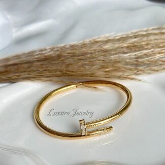 Trendy gold nail bracelet 18K plated, tarnish-free and waterproof